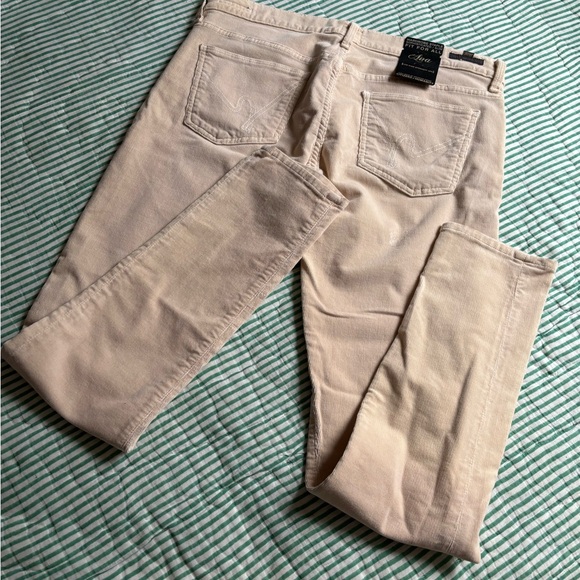 New Citizens of Humanity Ava Corduroy Low Rise Straight Leg 31” Inseam 30” - Picture 3 of 4